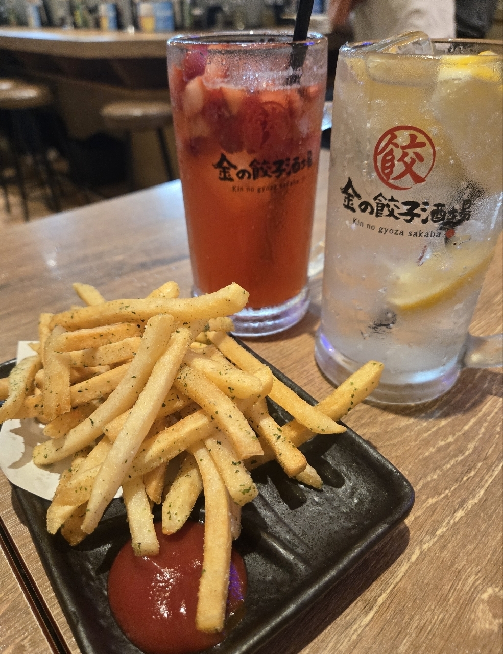 じゅりぽんさんが投稿した金の餃子酒場に関する口コミの画像