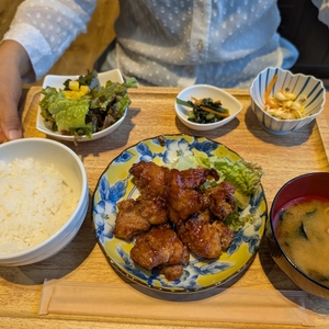 GURUNAVI FOODHALL WYE（グルナビ フードホール ワイ）