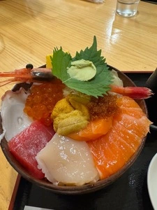 さんかく亭