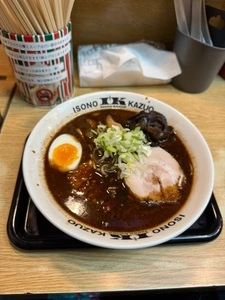 いそのかづお