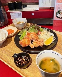水炊き・もつ鍋・鳥料理 博多華味鳥 さいたま新都心店（ハナミドリ）