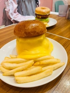 BURGER&MILKSHAKE CRANE（バーガー＆ミルクシェイク クレィン）