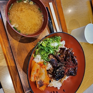 定食・丼 すず食堂