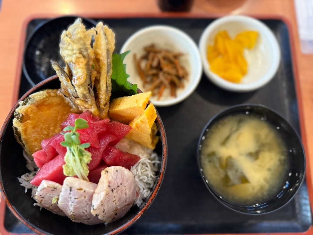 ともみんの大人旅さんが投稿したまぐろ食堂 七兵衛丸（マグロショクドウ シチベエマル【旧店名】食事処　魚音）に関する口コミの画像
