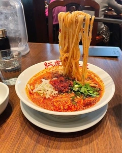 紅虎餃子房 さいたま新都心コクーン店（ベニトラギョウザボウ）