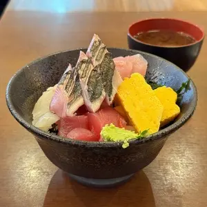 ひびの食堂