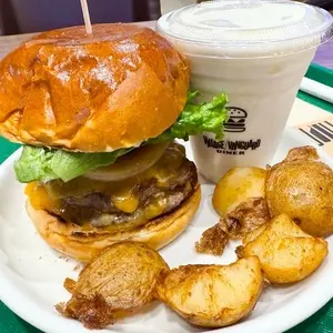 ヴィレッジヴァンガードダイナー イオンモール幕張新都心店