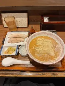 炭火焼濃厚中華そば 奥倫道