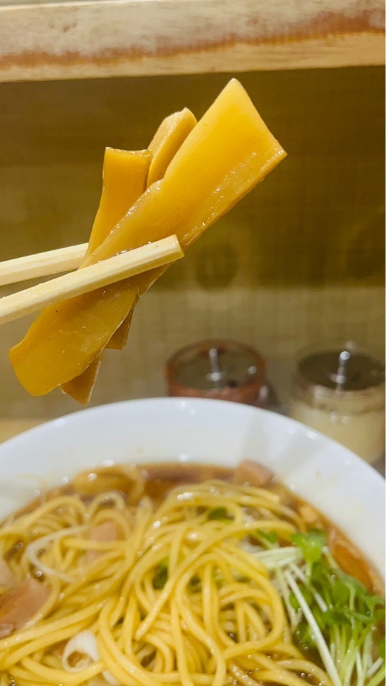 東京食べあルークさんが投稿した厳選煮干しらーめん 初代 にぼ助に関する口コミの画像