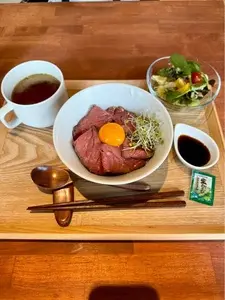 ともや