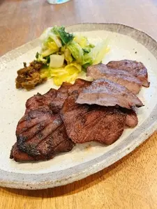 炭焼き牛たん おやま