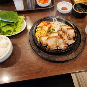 コリアンダイニング 李朝園 ならファミリー店