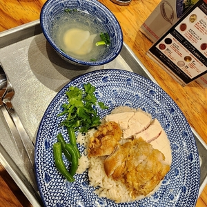 カオマンガイキッチン 大宮