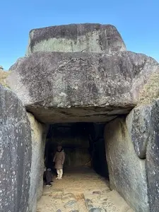 石舞台古墳万葉歌碑
