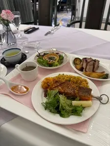特別食堂 日本橋（トクベツショクドウ）