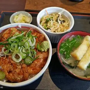 炭焼　豚丼信玄 草津店（信玄草津店）