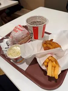 ケンタッキーフライドチキン ララガーデン川口店（KFC）