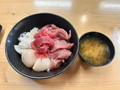 塩釜仲卸市場 マイ海鮮丼コーナー