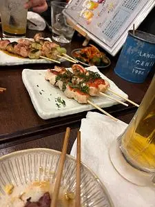 焼き鳥 六