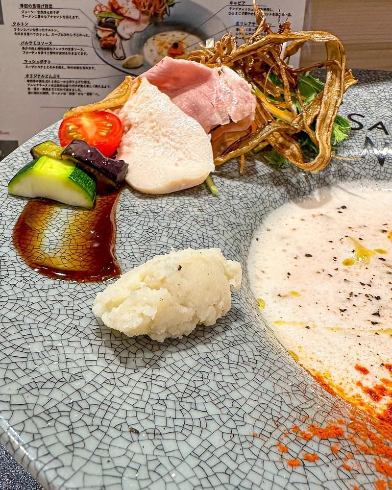 40s_gourmetさんが投稿したサーモンnoodle 三軒茶屋に関する口コミの画像