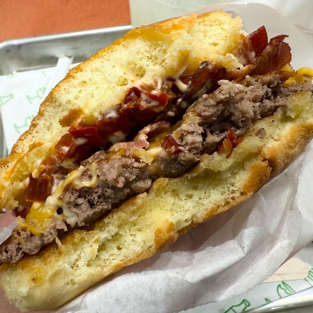kaze_gourmetさんが投稿したシェイクシャック 成田国際空港第1ターミナル（Shake Shack）に関する口コミの画像