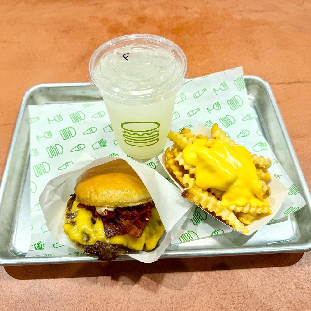 kaze_gourmetさんが投稿したシェイクシャック 成田国際空港第1ターミナル（Shake Shack）に関する口コミの画像