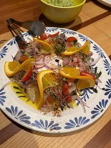 LAS DOS CARAS MODERN MEXICANO Y TACOS（ラスドスカラス モダン メキシカーノ イ タコス）