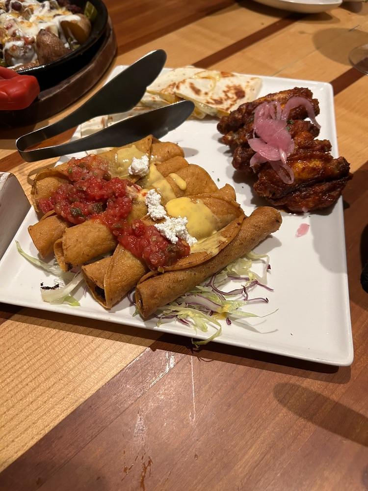 takuyaさんが投稿したLAS DOS CARAS MODERN MEXICANO Y TACOS（ラスドスカラス モダン メキシカーノ イ タコス）に関する口コミの画像