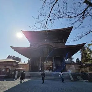 阿蘇神社楼門（二層楼山門式）