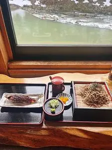 ヤナ茶屋もがみ