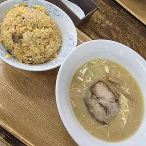 しんか食堂（【旧店名】信華）