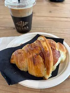 ゼブラ コーヒーアンドクロワッサン 横浜店（ZEBRA Coffee&Croissant）