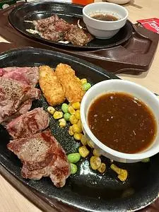 ガスト 四日市久保田店
