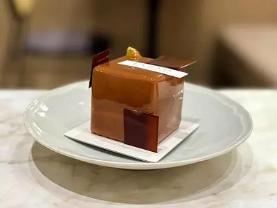 LA BASE de Chez Lui（ラ バーズ ドゥ シェ リュイ）