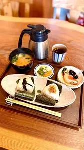 おむすびむすび
