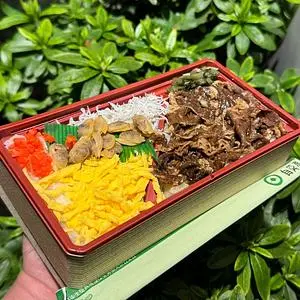 自笑亭 新幹線改札内中二階売店