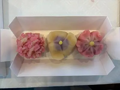 俵屋吉富