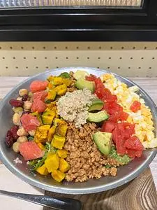 ディーアイワイ サラダ & デリカテッセン（D.I.Y. SALAD & DELICATESSEN）