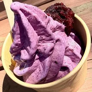 ベリー農園のソフトクリーム屋