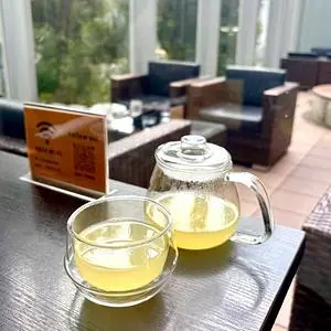 カフェ・ル・ポミエ（Cafe Le Pommier）