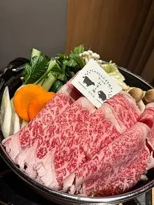 しゃぶしゃぶ すき焼き 食べ放題 和牛と豚 本町店