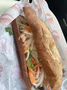 バインミー☆サンドイッチ（Ｂáｎｈ　ｍｉ　☆　Ｓａｎｄｗｉｃｈ ）