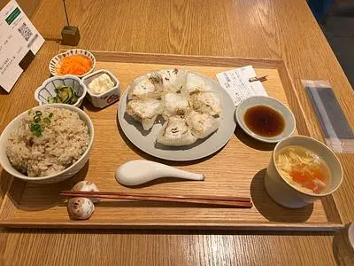 溢彩流香 餃子小厨 恵比寿（イーサイリューシャンギョウザショウチュウ）