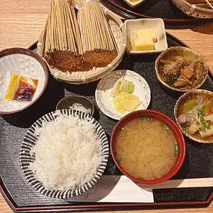 水戸 門のまえ
