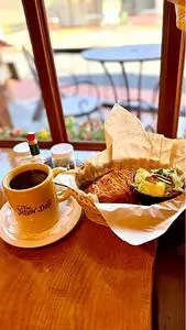 ザ・イエローデリ(The Yellow Deli)