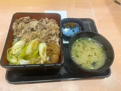 吉野家 １６号線金沢文庫店