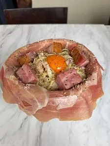 シカゴピザ&ボルケーノパスタ Meat&Cheese Forne(ミートアンドチーズ フォルネ)