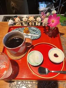 ブックカフェ 猫のしっぽ