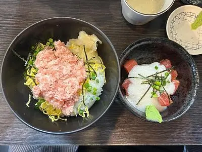 まぐろのなかだ屋（まぐろのなかだや）