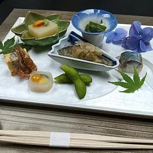 日本料理 中津川(ニホンリョウリナカツガワ)